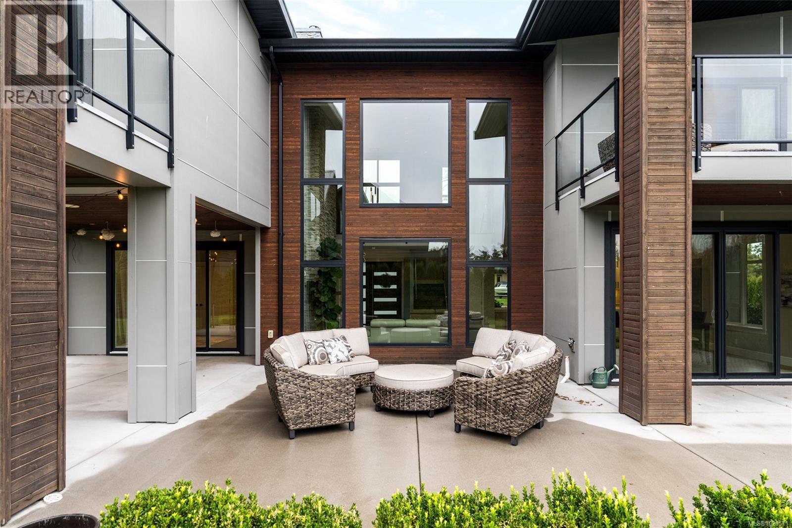 1857 McMicken Rd, North Saanich