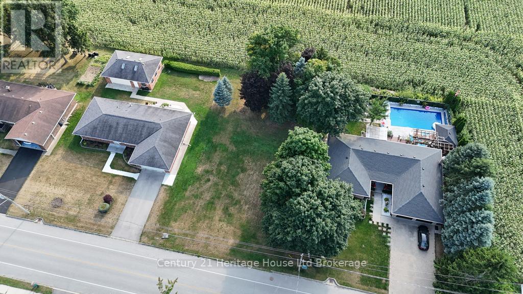 173 1/2 Stanley Street North