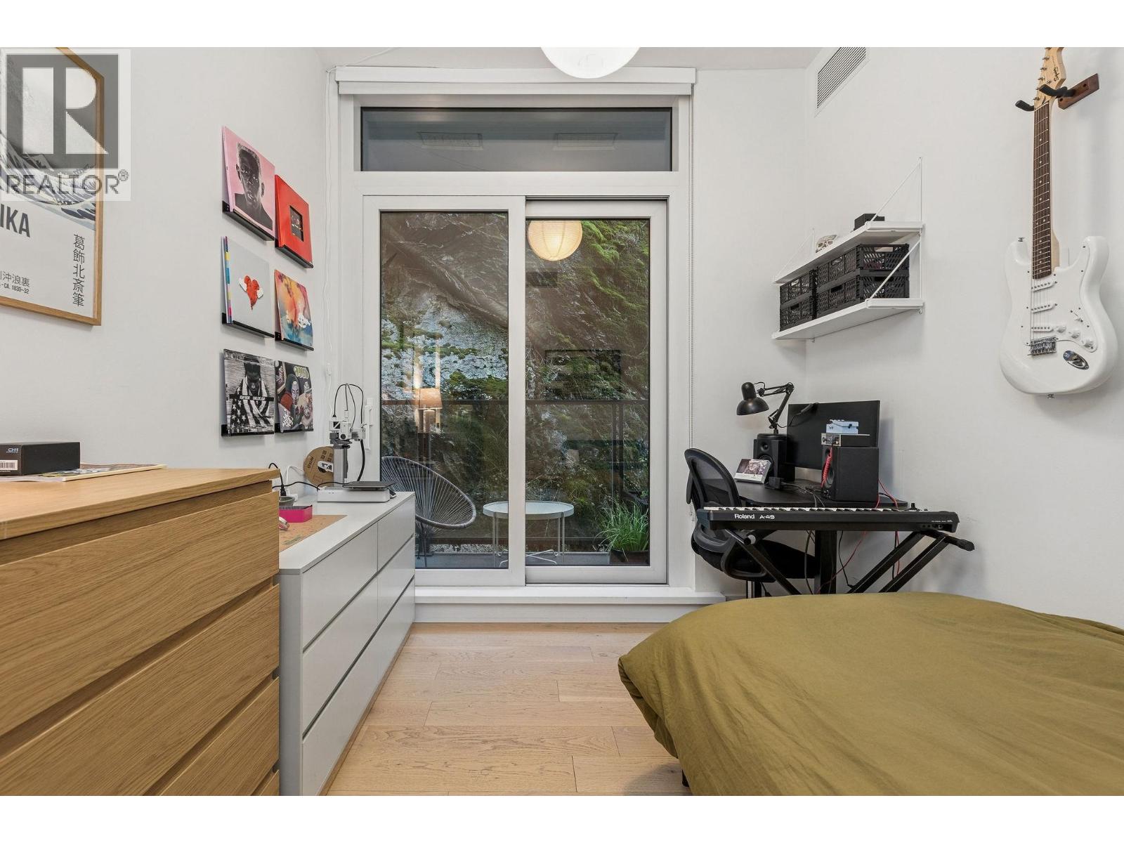 401 6699 NELSON AVENUE, West Vancouver