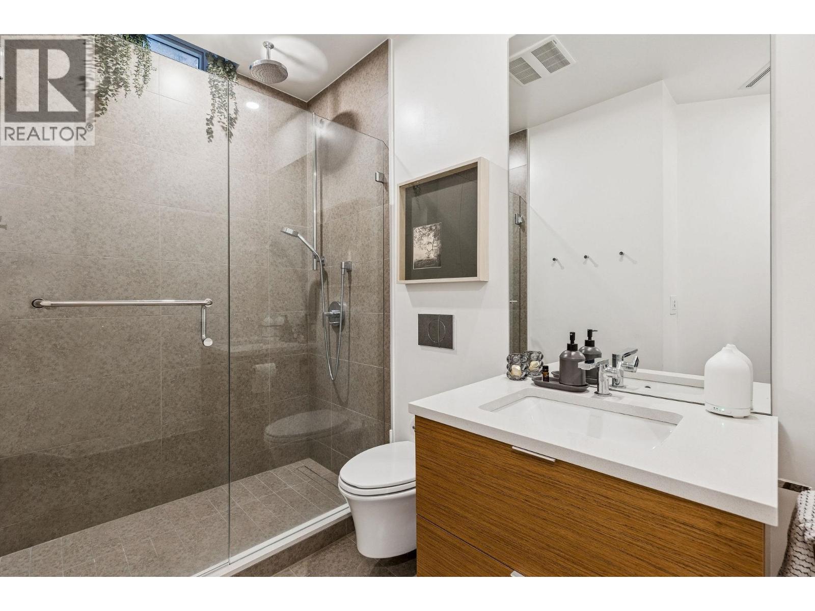 401 6699 NELSON AVENUE, West Vancouver