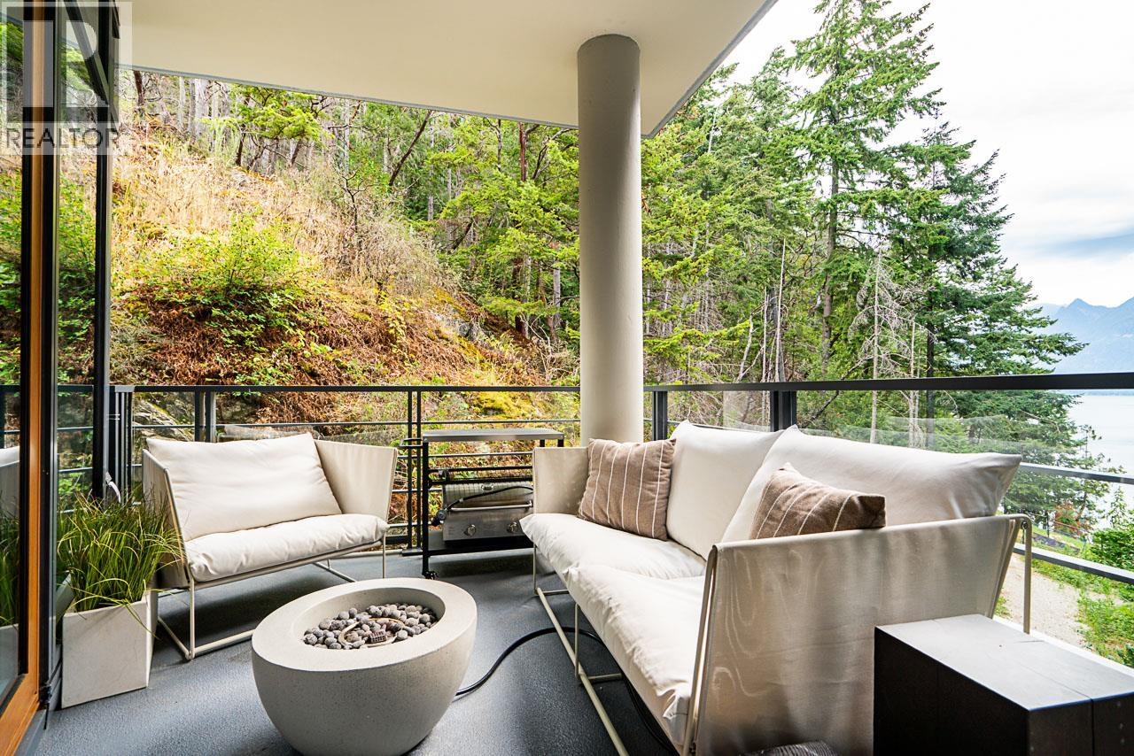 401 6699 NELSON AVENUE, West Vancouver