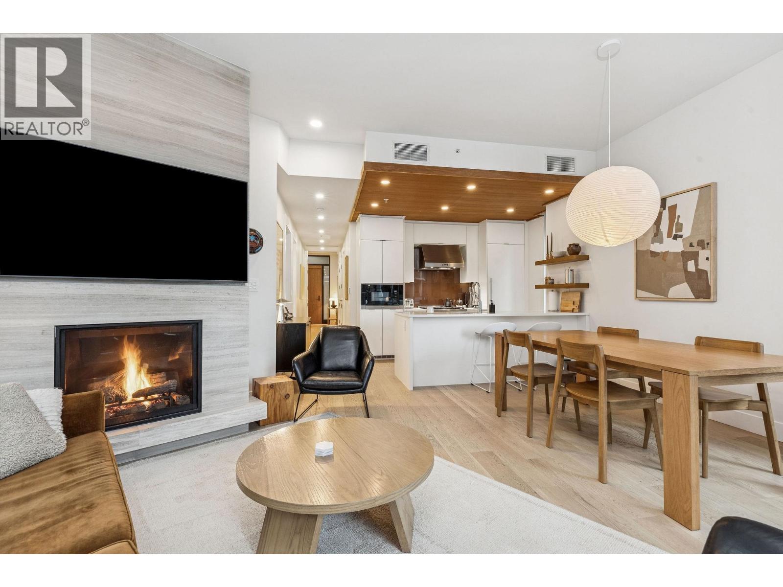 401 6699 NELSON AVENUE, West Vancouver