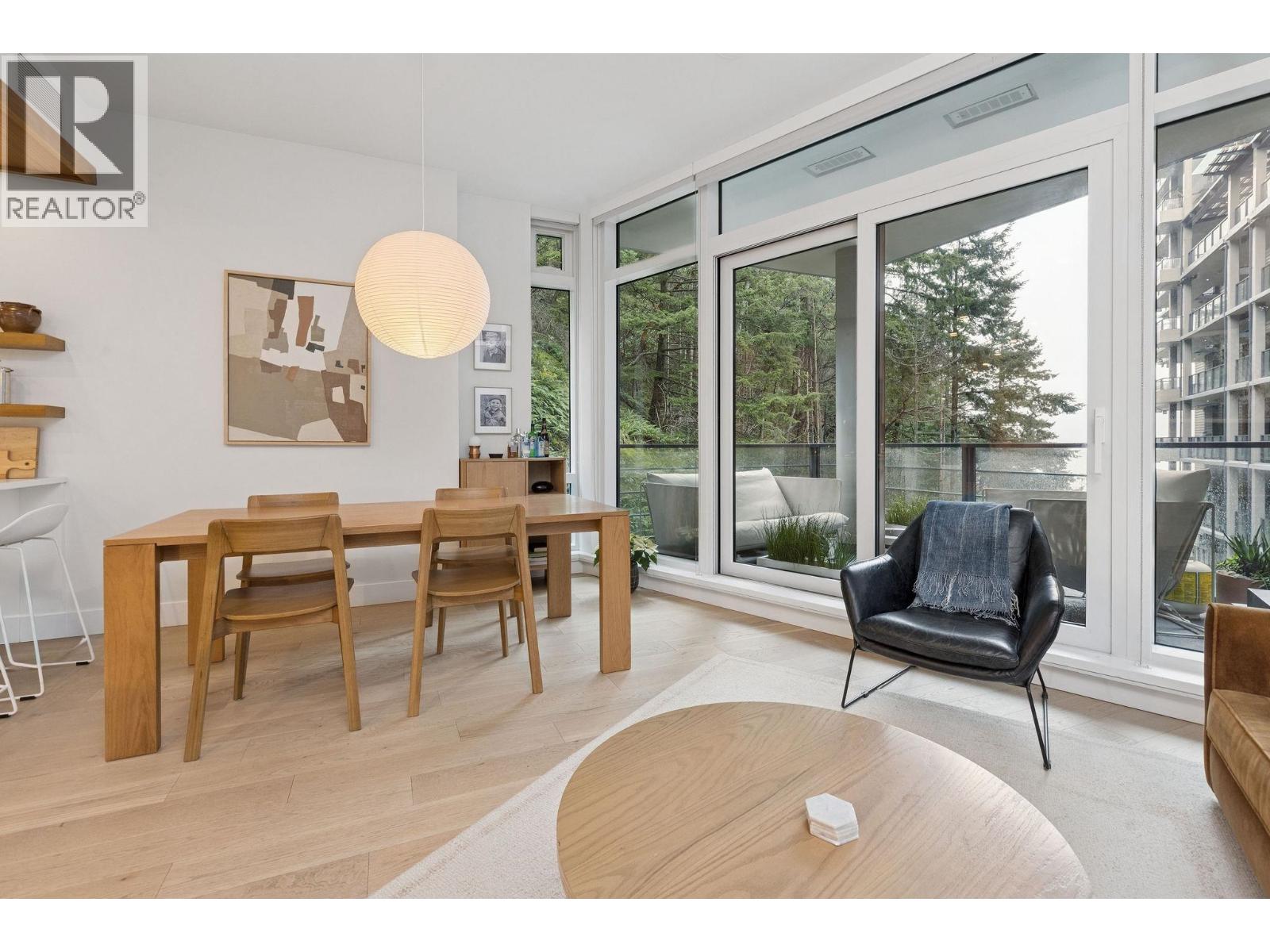 401 6699 NELSON AVENUE, West Vancouver