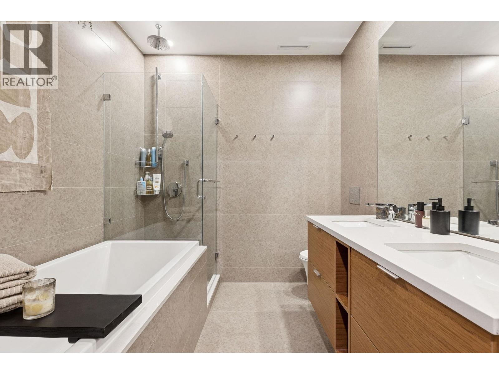 401 6699 NELSON AVENUE, West Vancouver