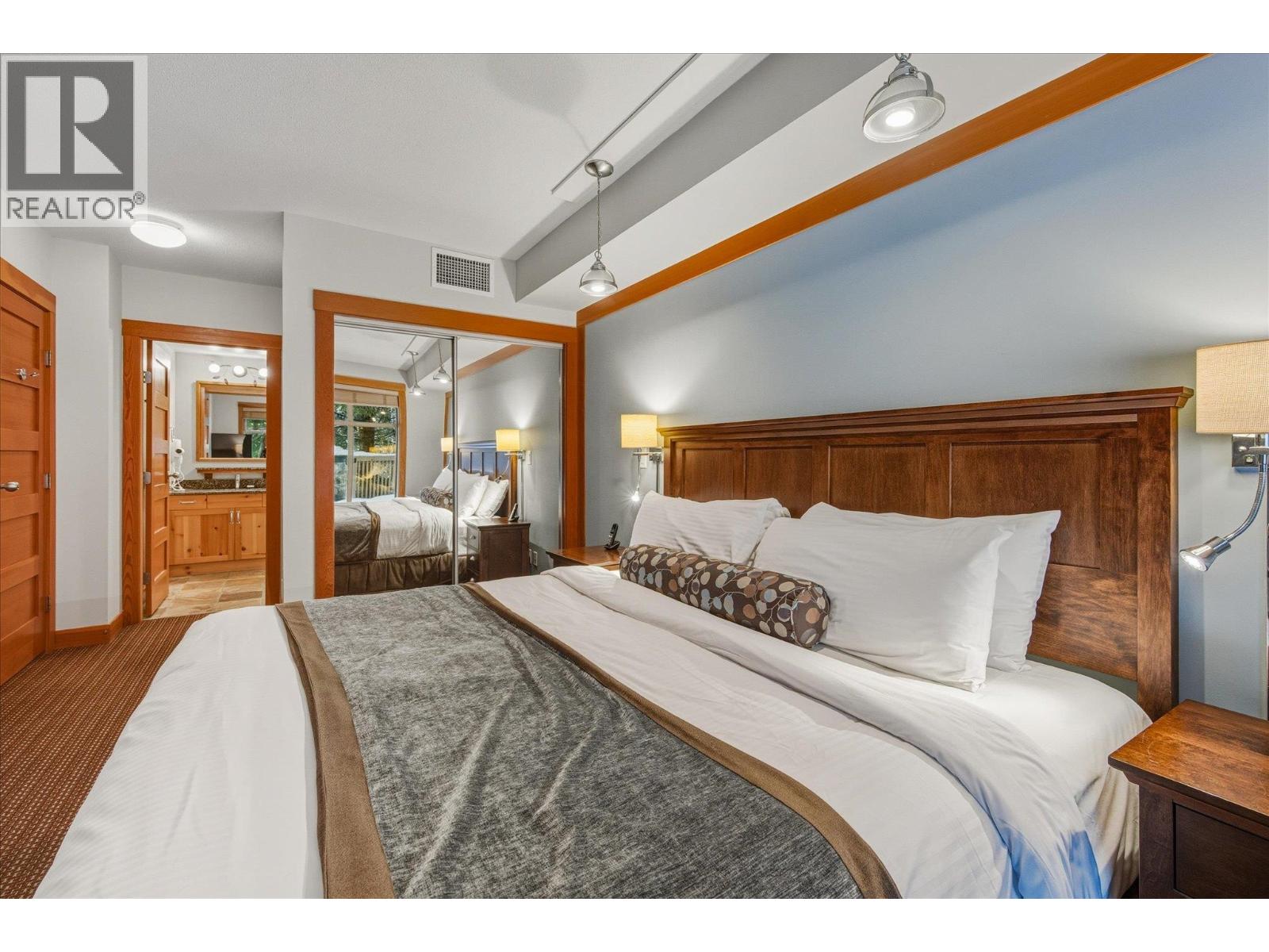 226A 2036 LONDON LANE, Whistler