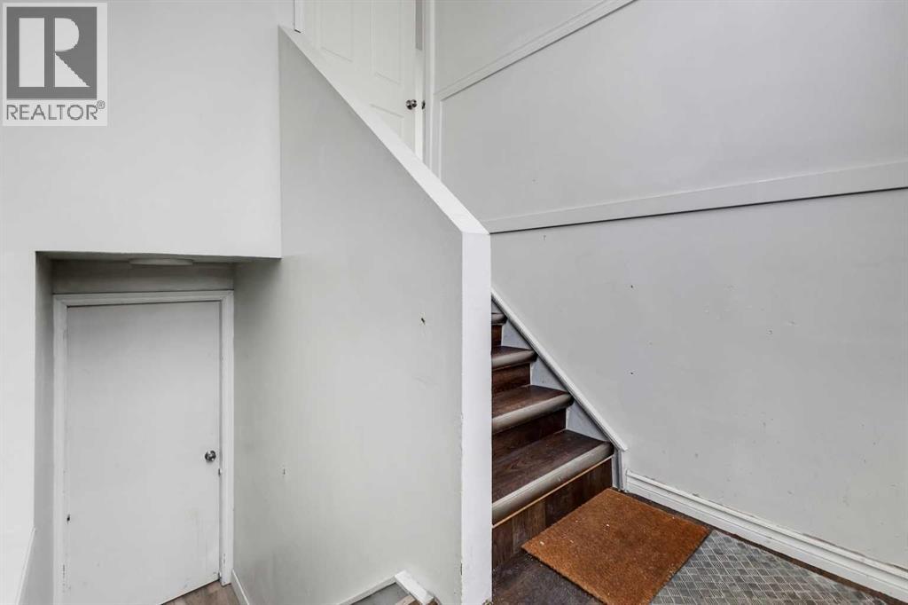 Single Family House Bi-level for Sale in  Whitworth Way NE Whitehorn Calgary 