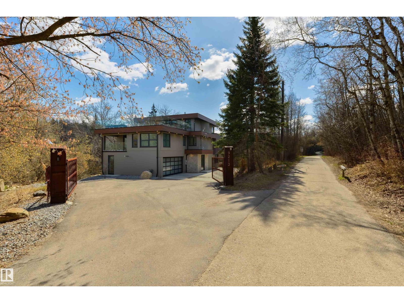 9213 97 ST NW, Edmonton