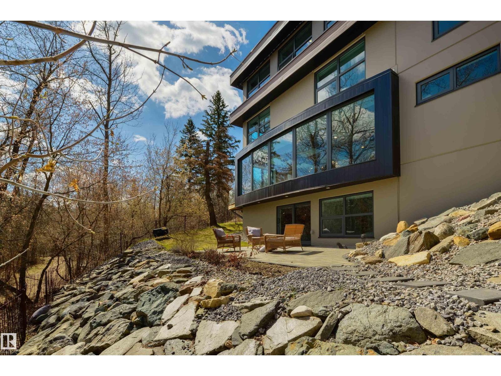 9213 97 ST NW, Edmonton