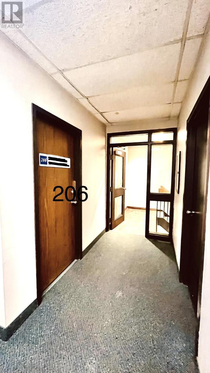 185 Brock Unit 206 photo 2