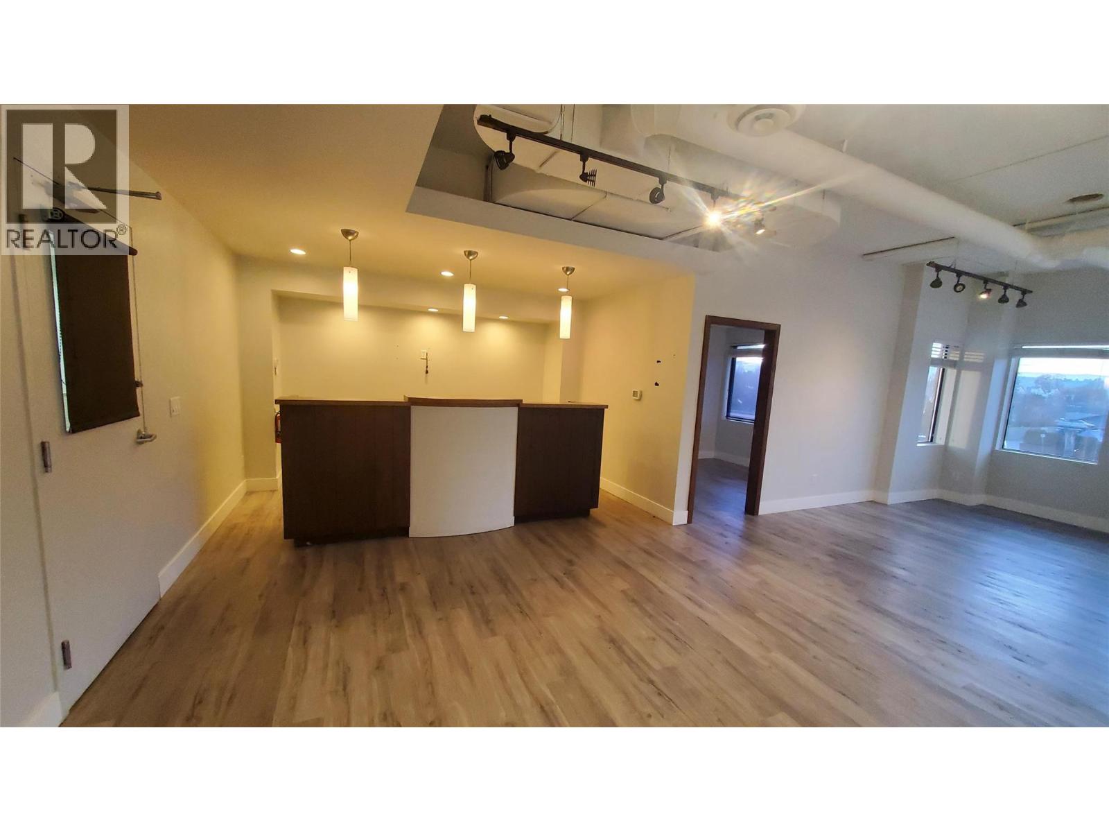 204 1740 Gordon Drive, Kelowna