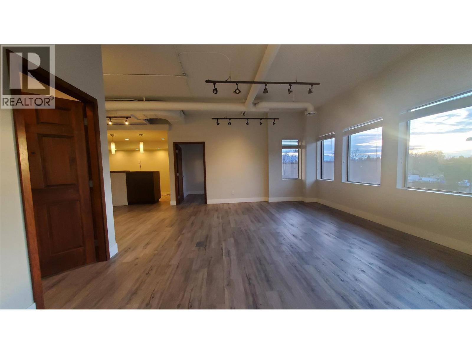 204 1740 Gordon Drive, Kelowna