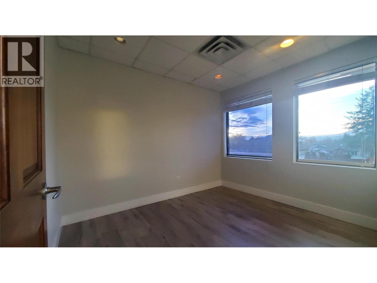 204 1740 Gordon Drive, Kelowna