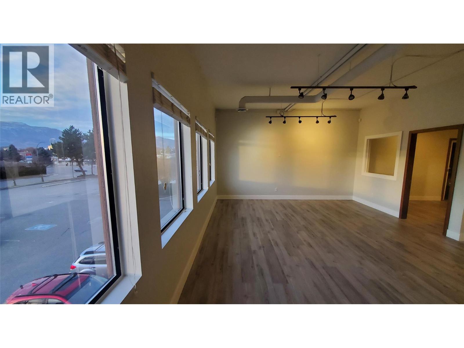 204 1740 Gordon Drive, Kelowna