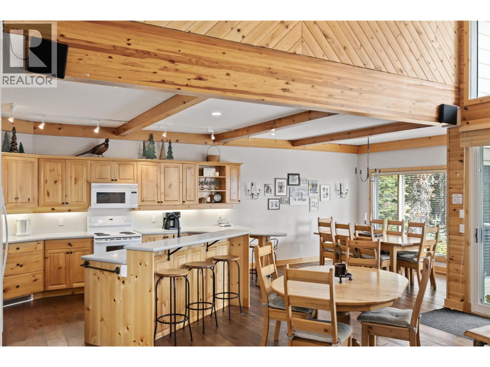 A 5946 Snow Pines Crescent, Big White