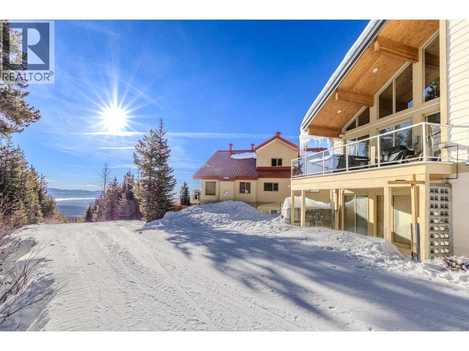 A 5946 Snow Pines Crescent, Big White