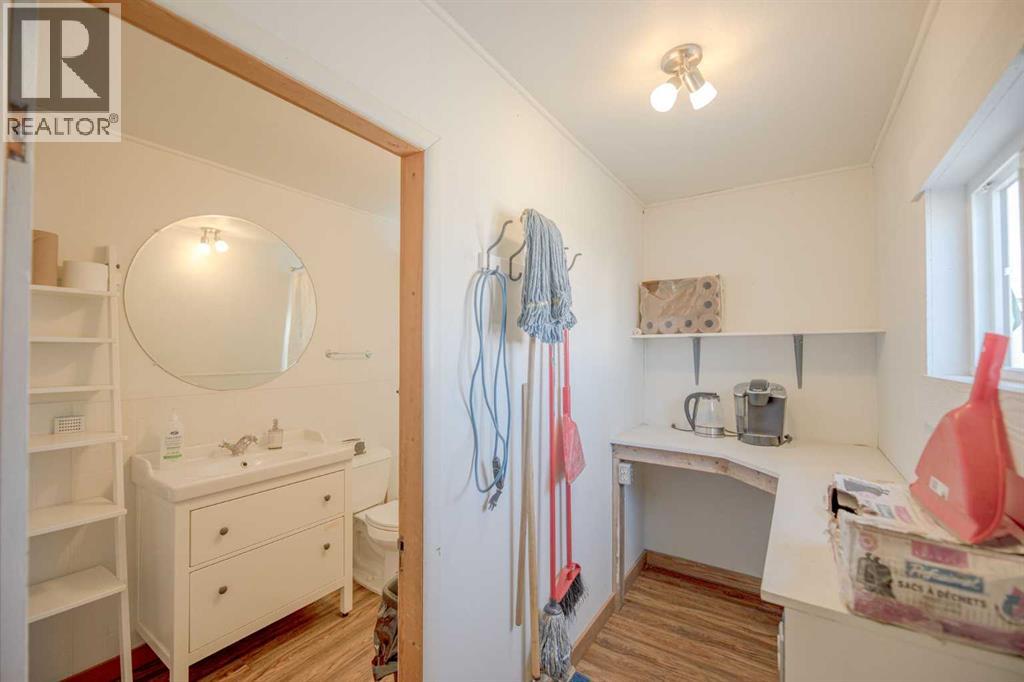 125 River Avenue, Cochrane