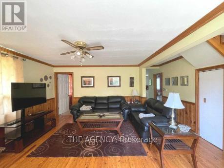 56 SYLVAN CRESCENT - 2