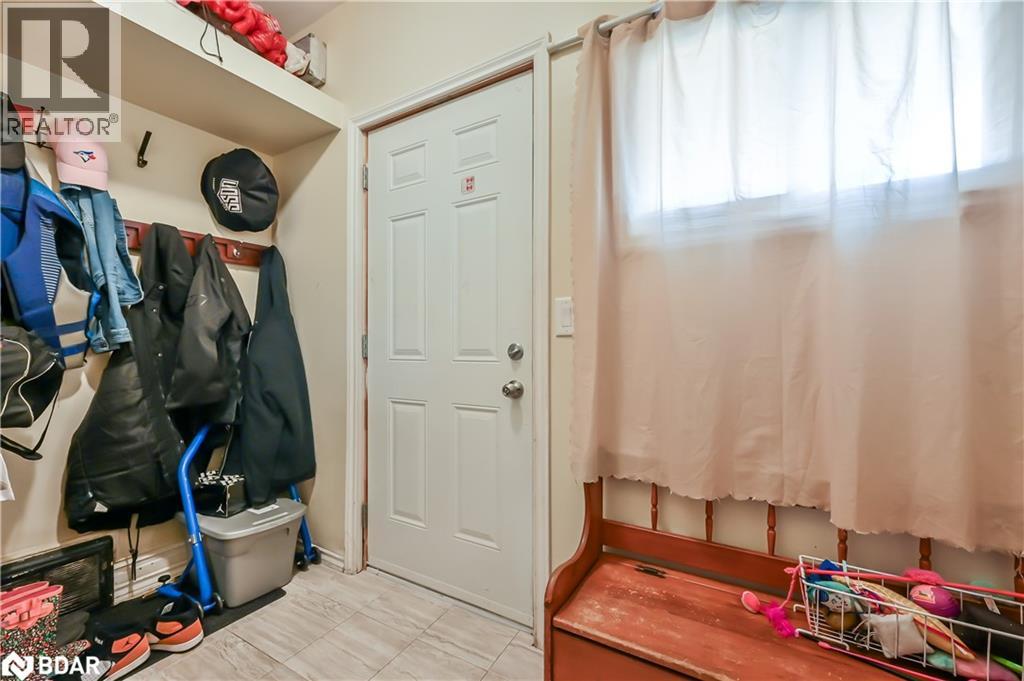 139 BALSAM AVENUE S - 22