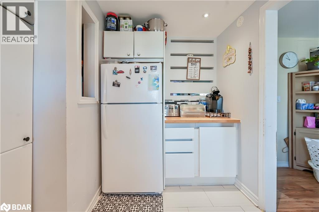 139 BALSAM AVENUE S - 5