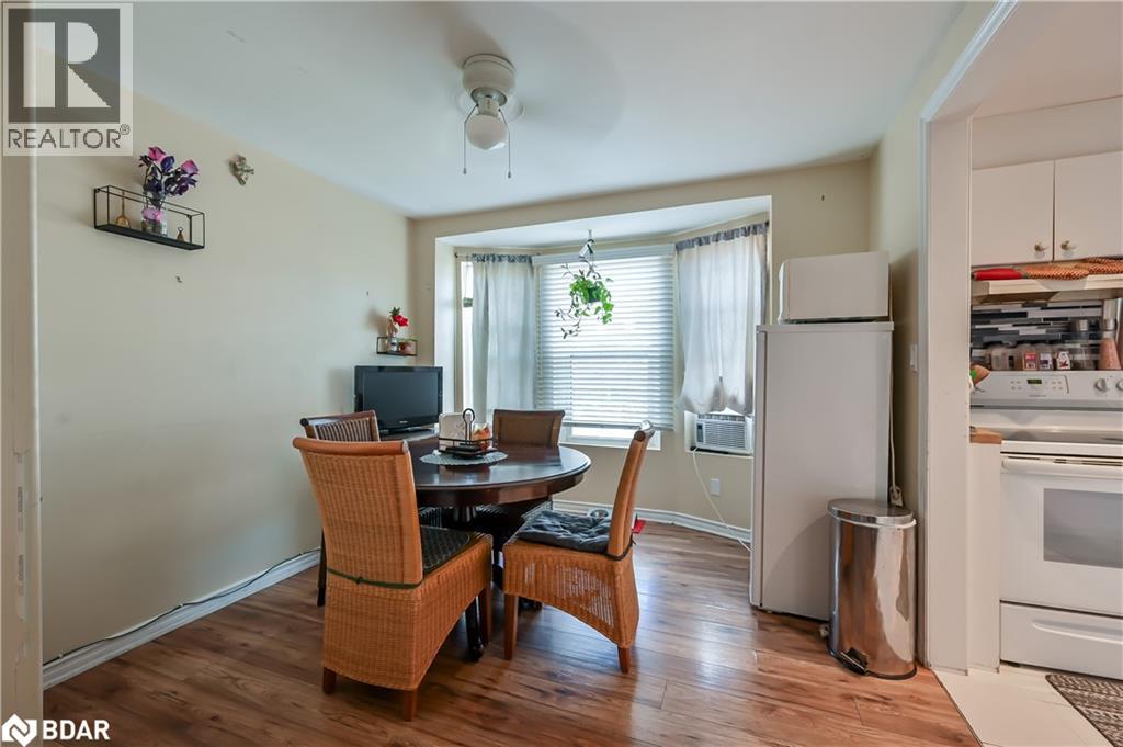 139 BALSAM AVENUE S - 7