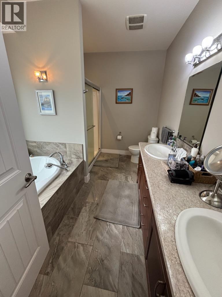 2265 Selkirk Place, Grand Forks