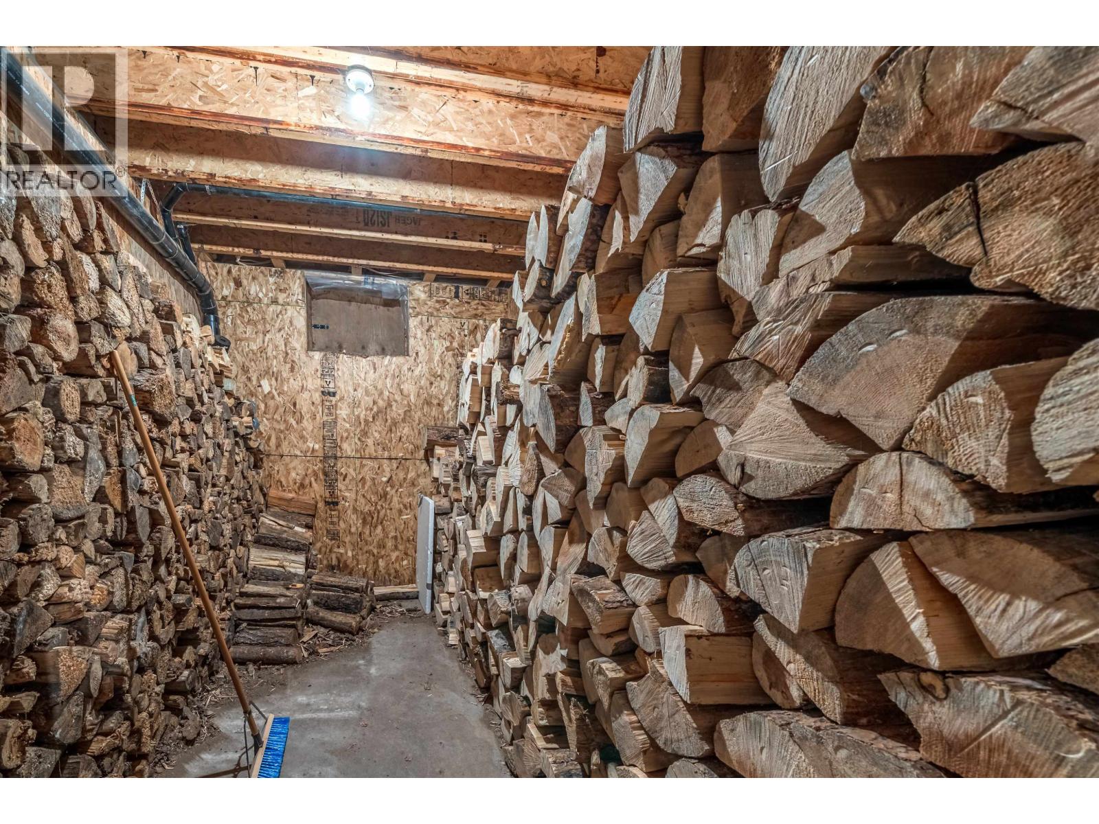 5565 BACKVALLEY ROAD - 32