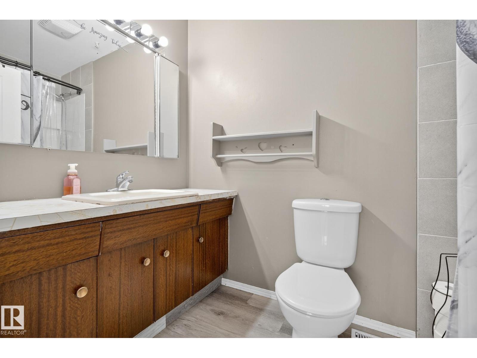 
          320 1 AV
            <br/>
            <span>Thorhild</span>
            , 
            <span>AB</span>
             <span>T0A3J0</span>
         - Photo 30