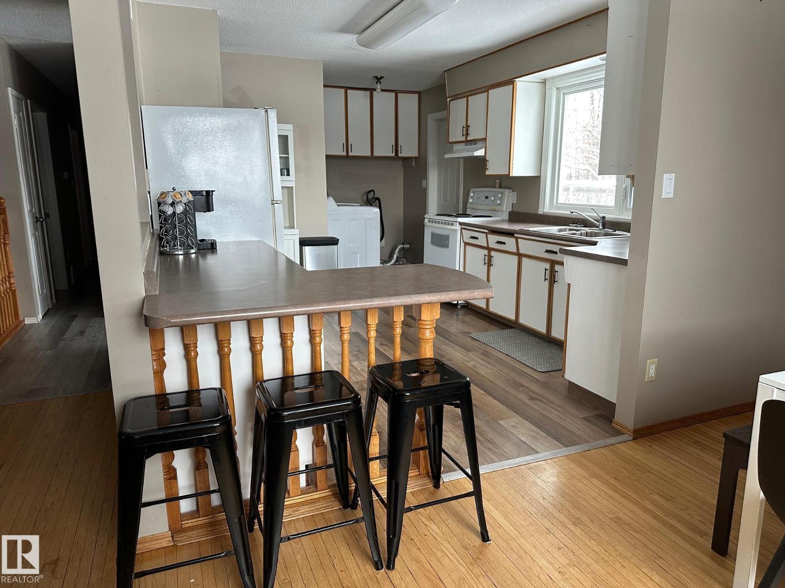 
          320 1 AV
            <br/>
            <span>Thorhild</span>
            , 
            <span>AB</span>
             <span>T0A3J0</span>
         - Photo 35