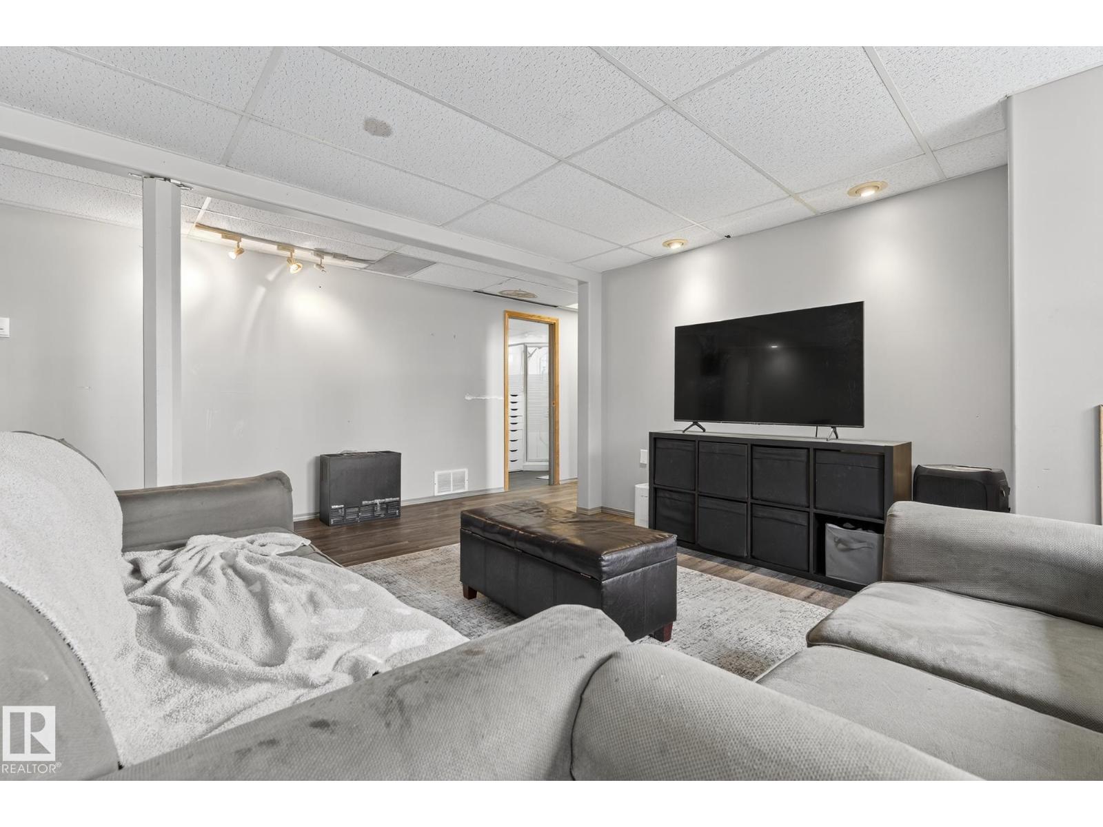 
          320 1 AV
            <br/>
            <span>Thorhild</span>
            , 
            <span>AB</span>
             <span>T0A3J0</span>
        