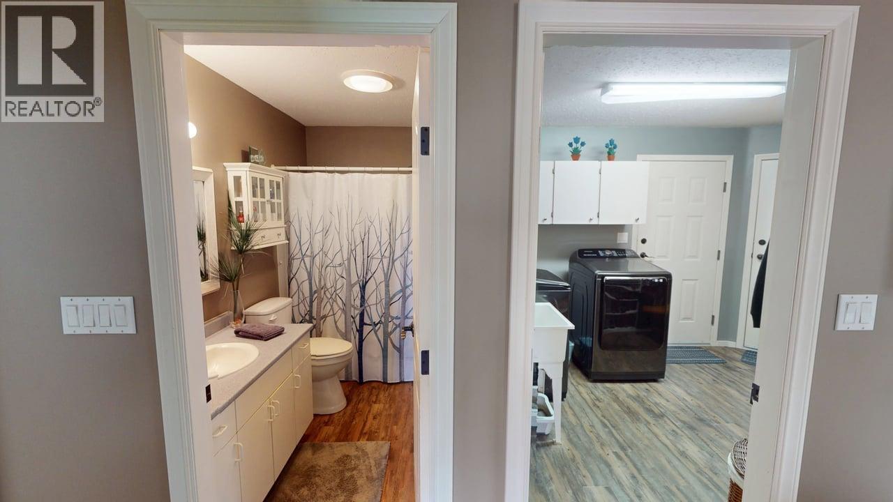 5270 MACKAY CRESCENT - 24