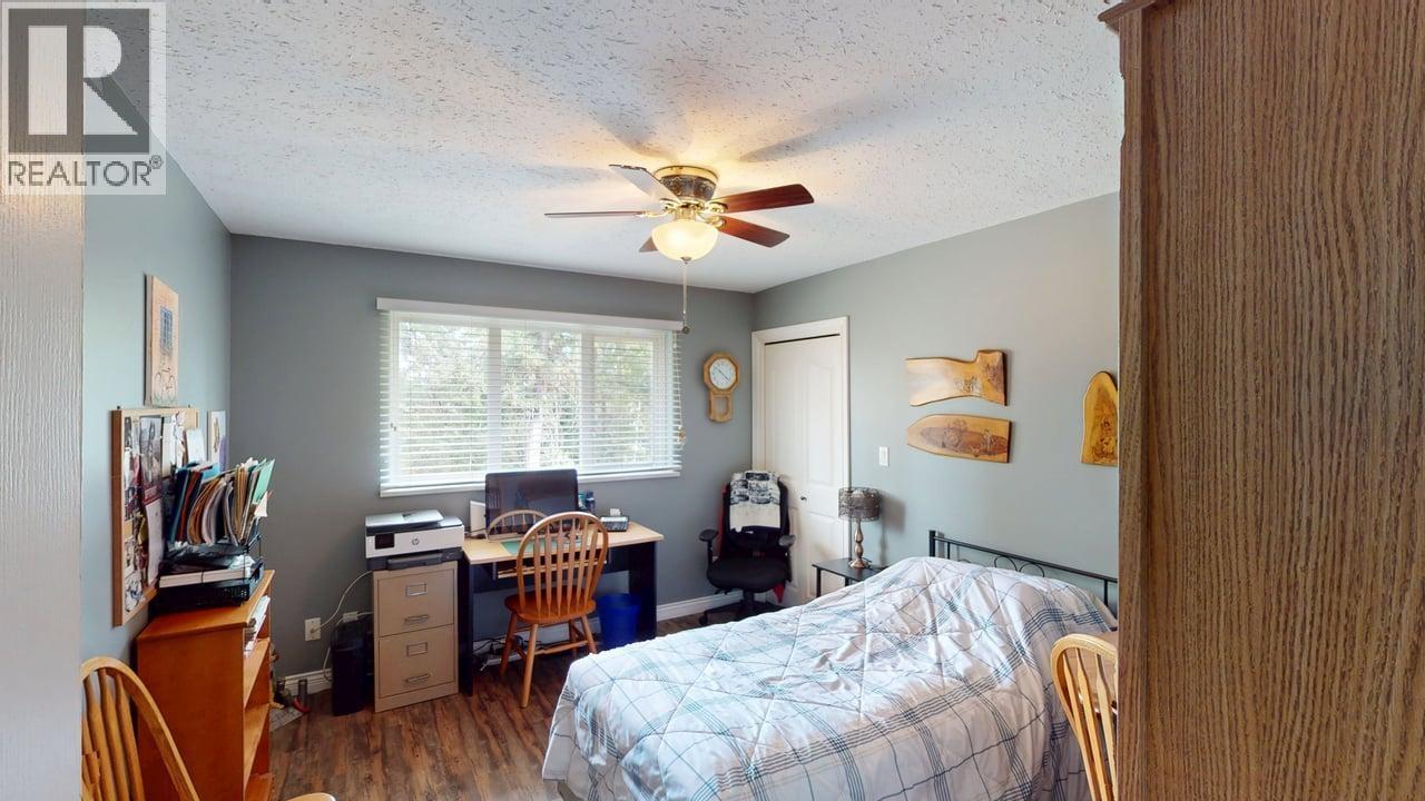 5270 MACKAY CRESCENT - 28