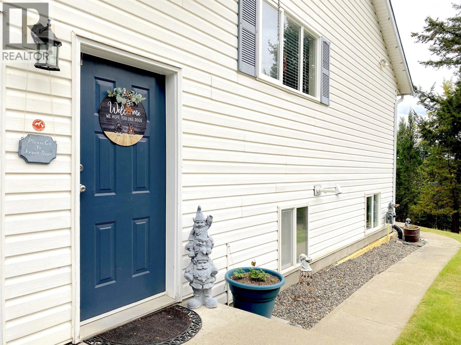 5270 MACKAY CRESCENT - 37