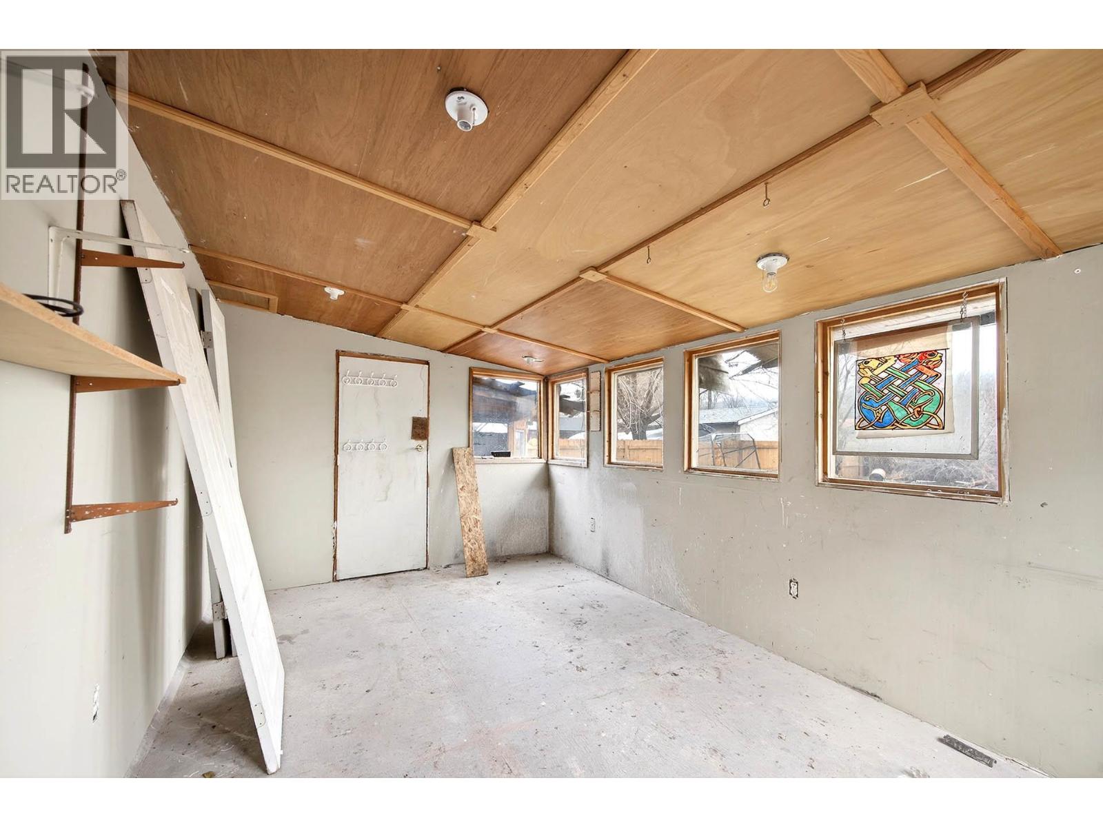 439 Campbell Avenue - 11