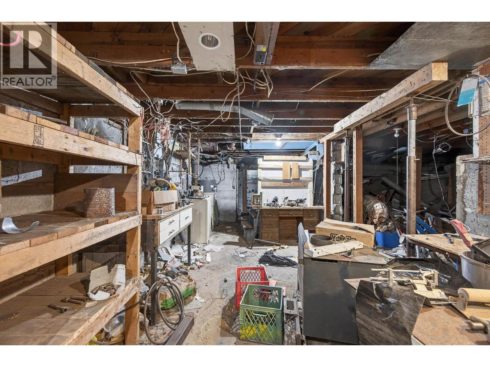 439 CAMPBELL AVENUE - 14