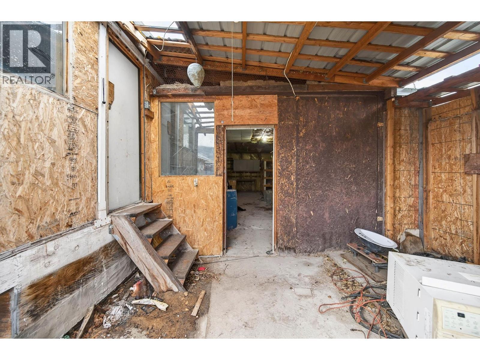 439 Campbell Avenue - 18