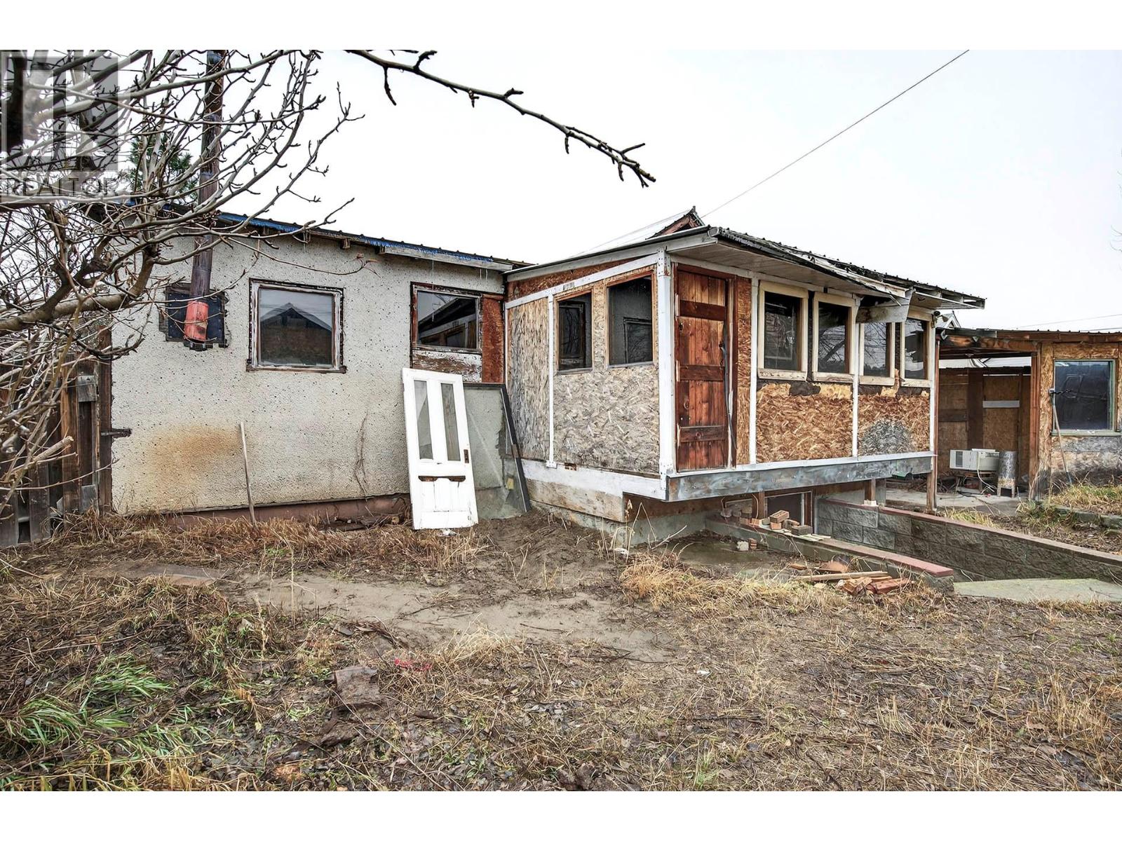 439 Campbell Avenue - 2
