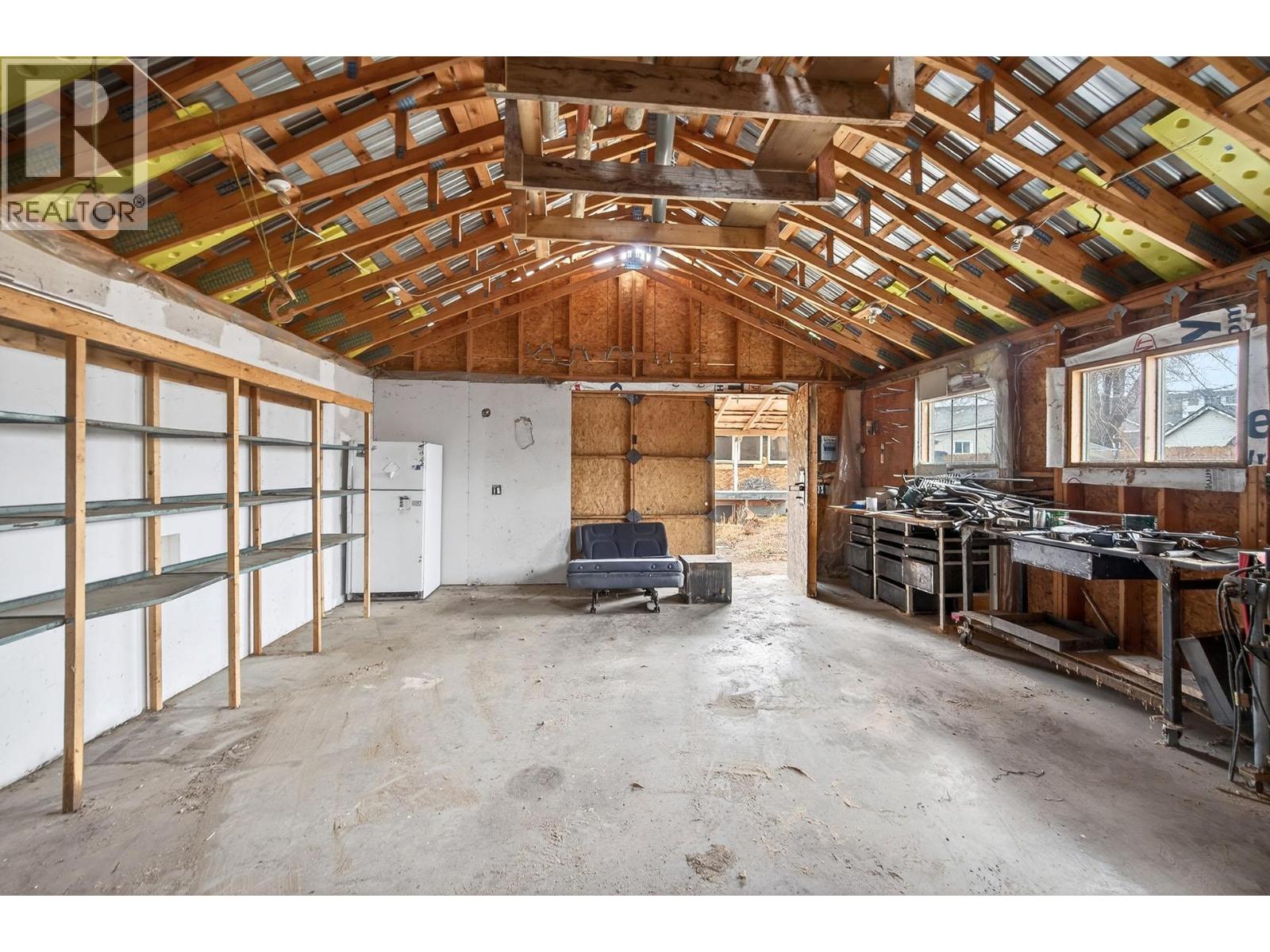 439 CAMPBELL AVENUE - 21