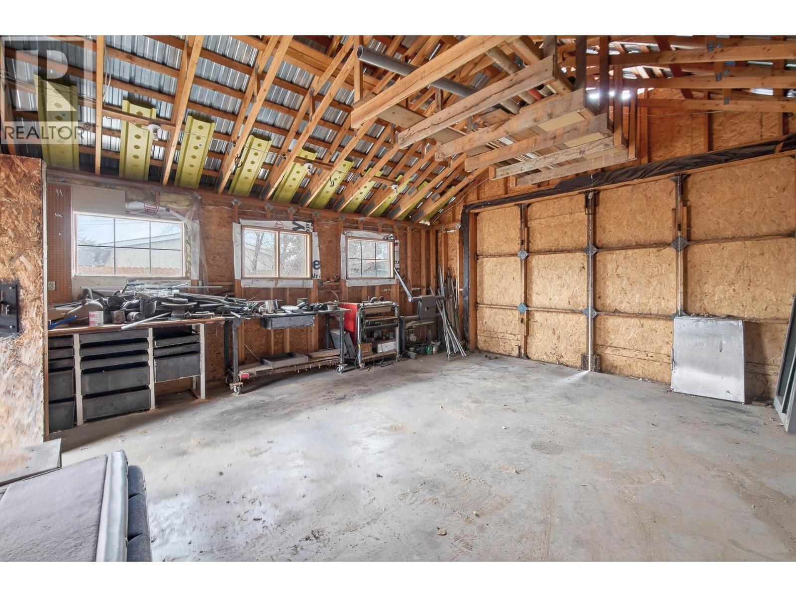 439 CAMPBELL AVENUE - 22