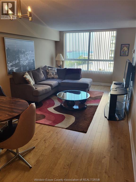 75 RIVERSIDE Unit 406 photo 3