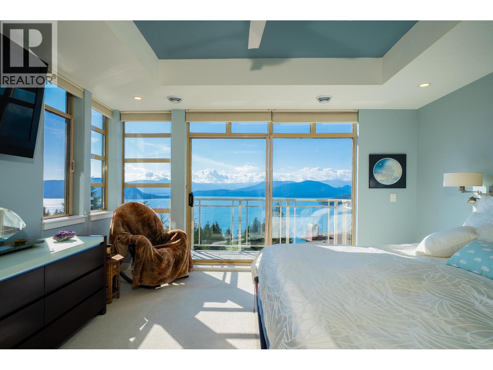 8664 SEASCAPE DRIVE, West Vancouver