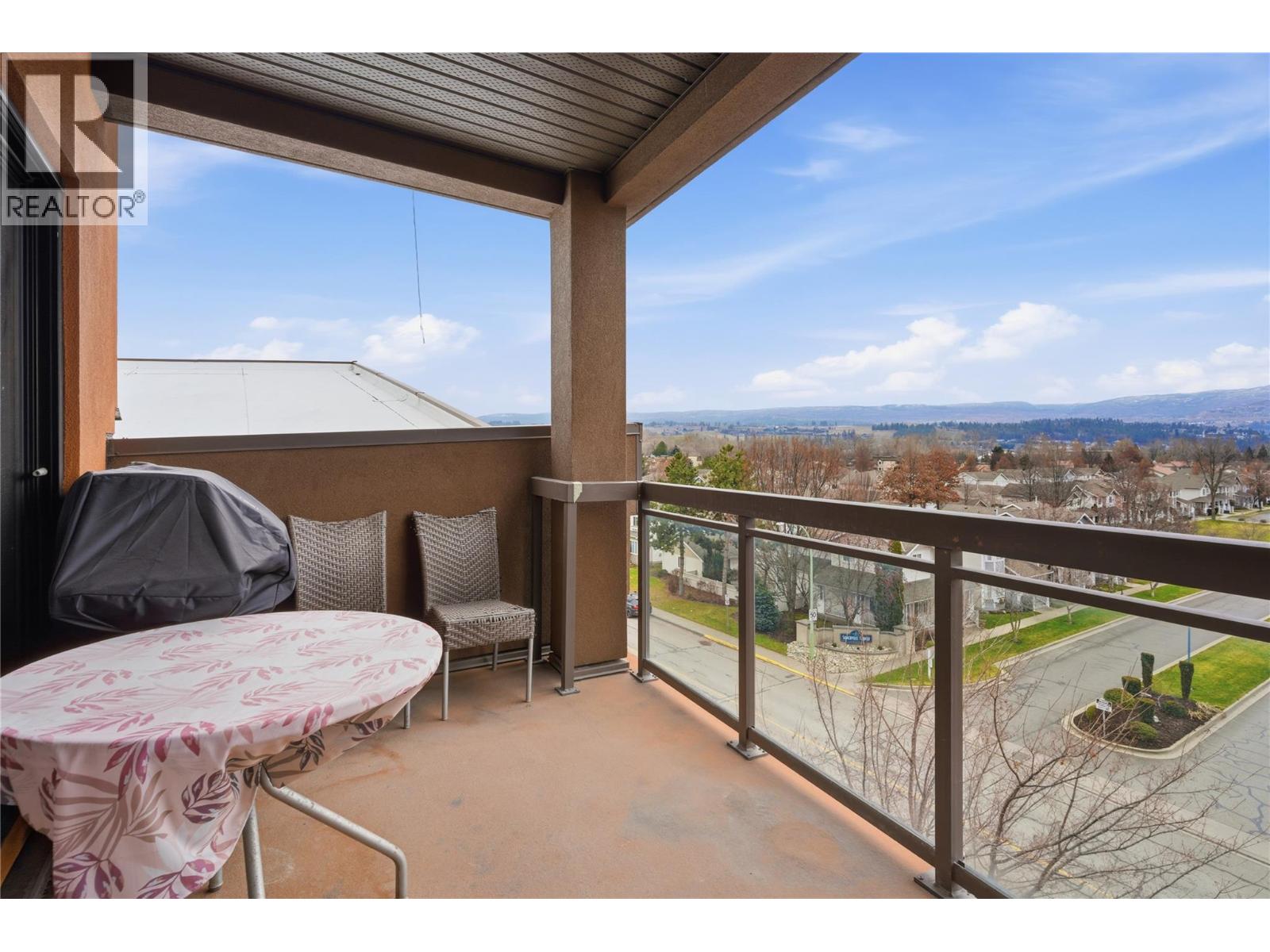 559 654 Cook Road, Kelowna