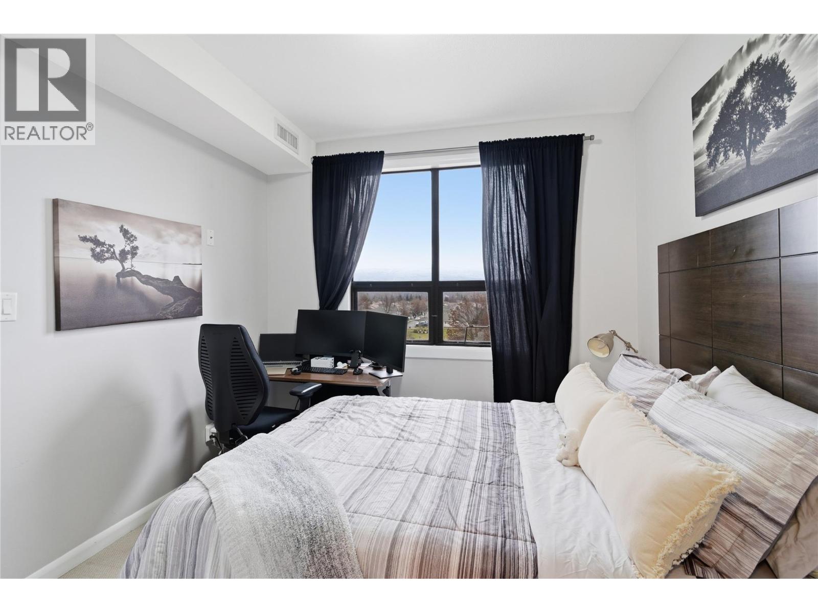 559 654 Cook Road, Kelowna