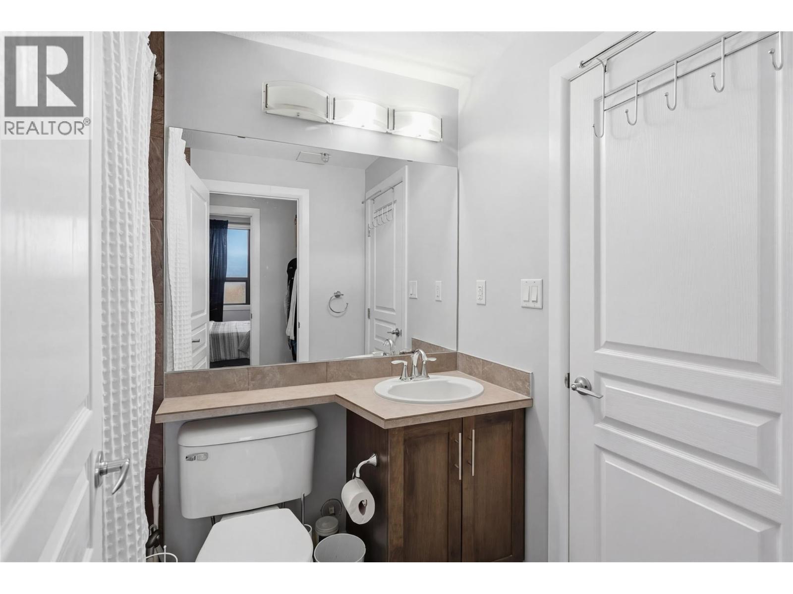 559 654 Cook Road, Kelowna