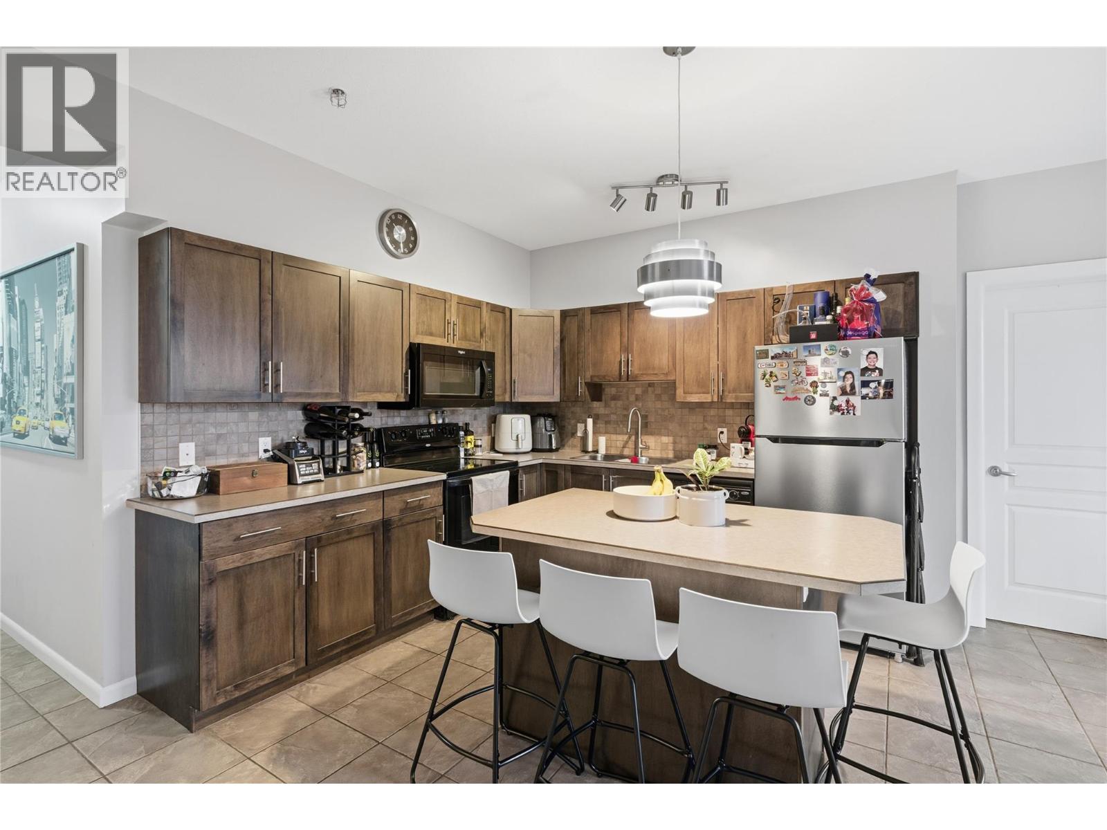 559 654 Cook Road, Kelowna