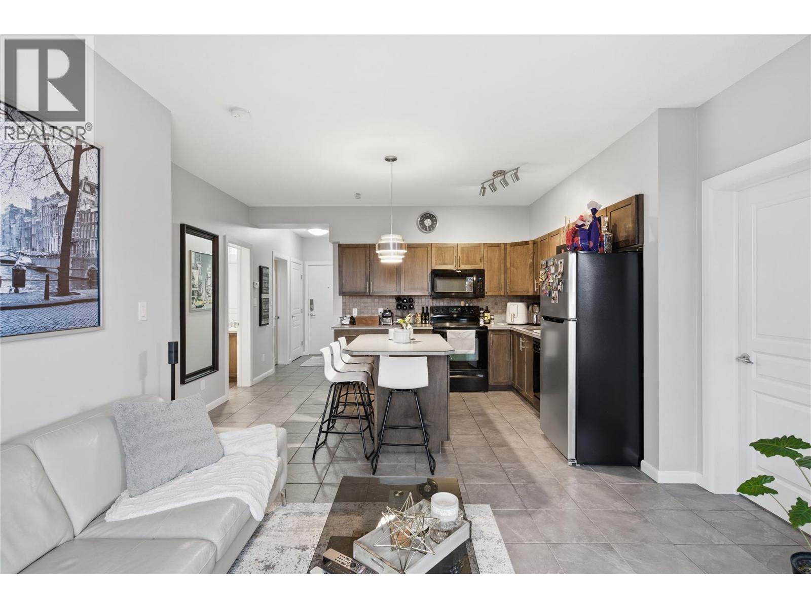 559 654 Cook Road, Kelowna