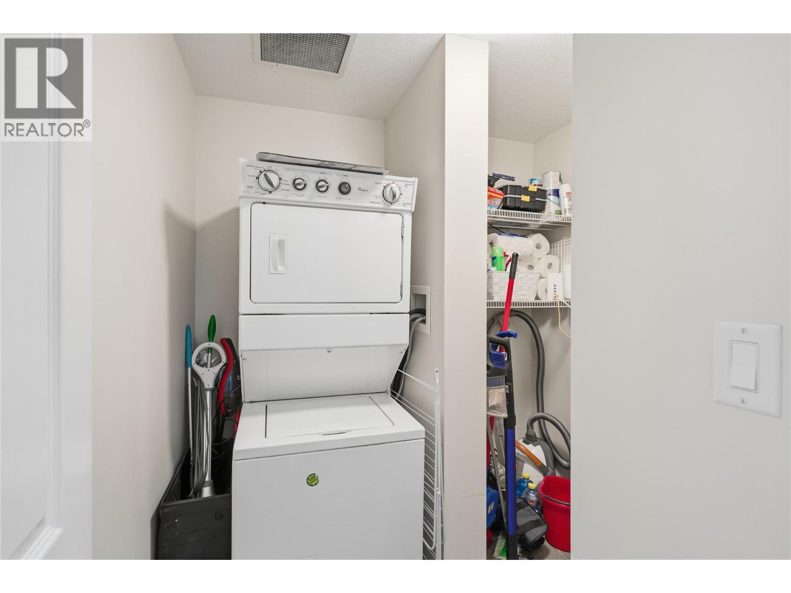 559 654 Cook Road, Kelowna