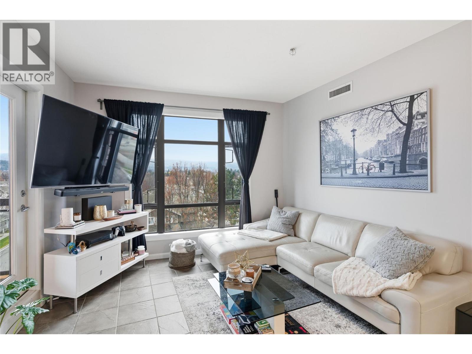 559 654 Cook Road, Kelowna