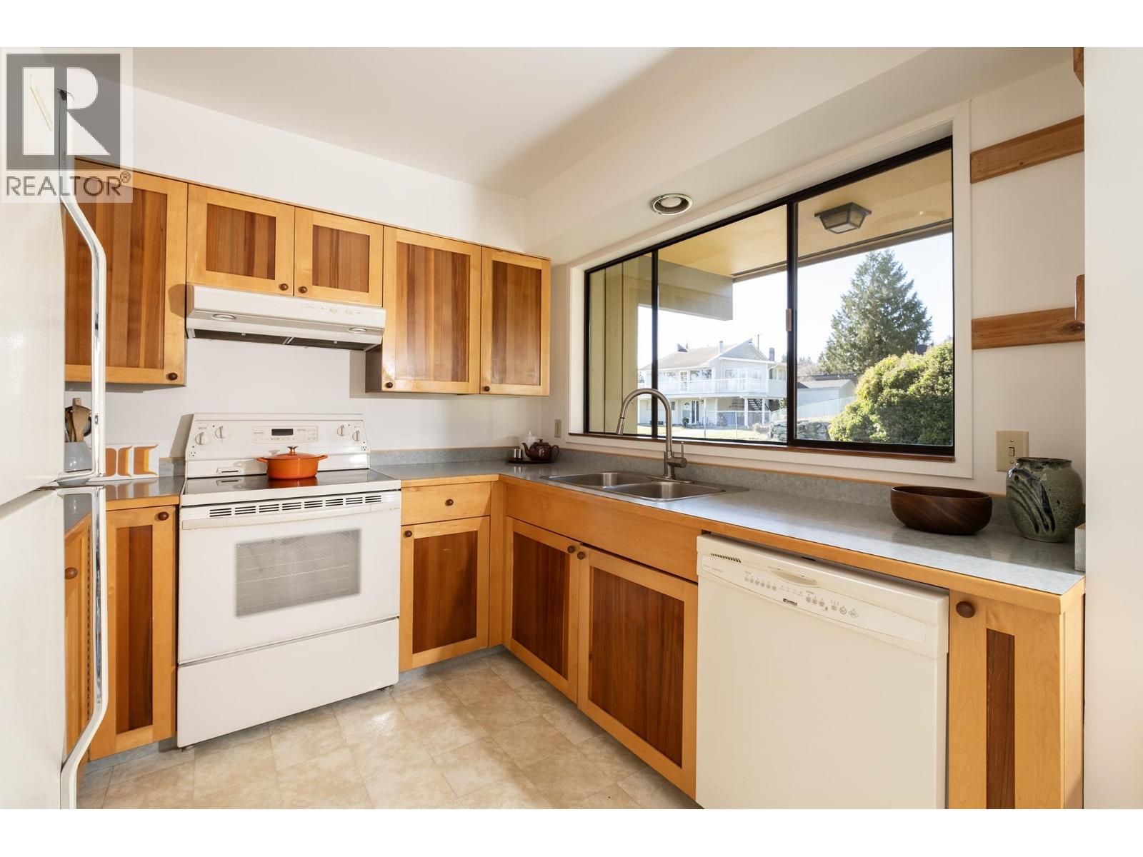 670 FAIRMONT ROAD, Gibsons