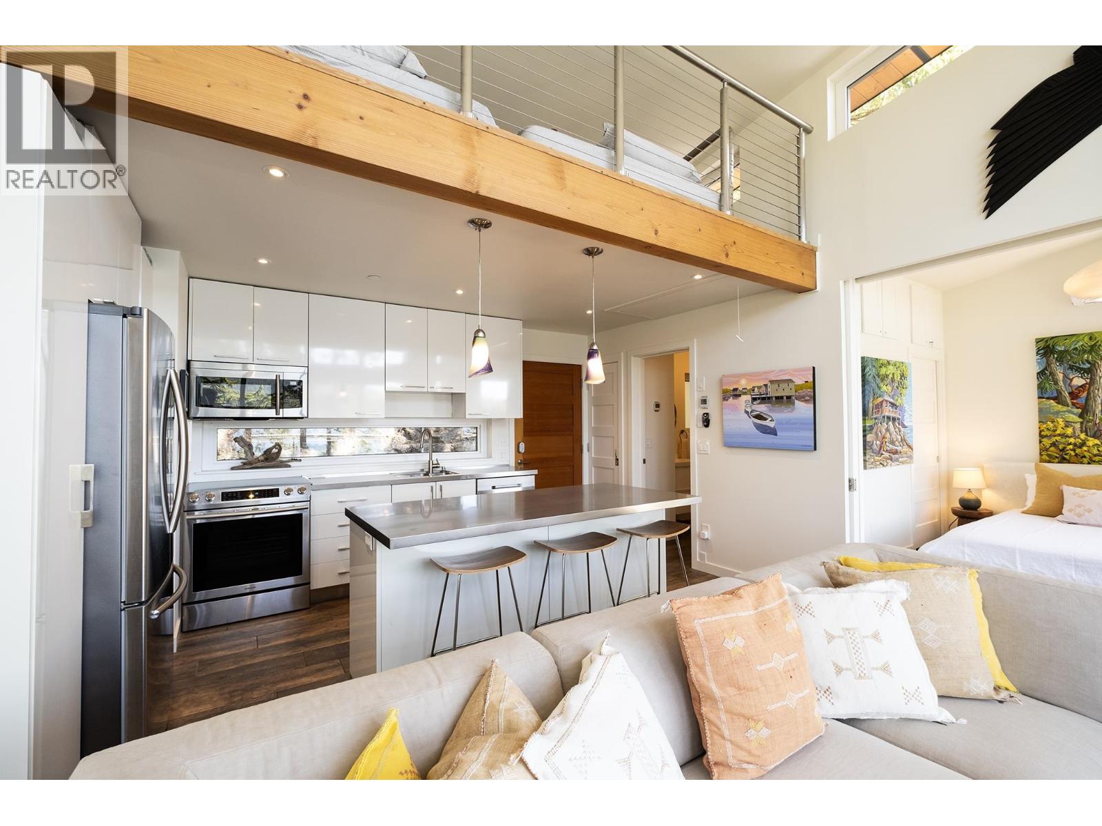 6815 SANDY HOOK TRAIL, Sechelt