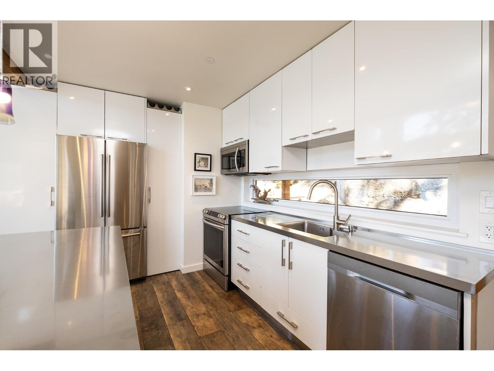 6815 SANDY HOOK TRAIL, Sechelt